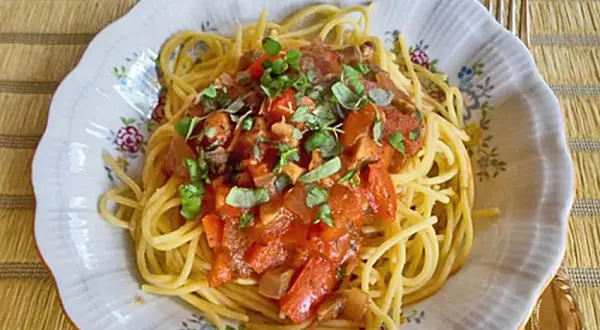 Spaghetti bez mięsa: 9 przepisów na pyszny obiad (szybko i zdrowo!)