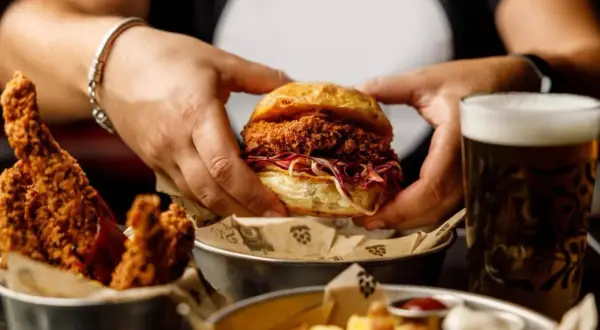 I migliori hamburger a Roma: guida ai locali gourmet e smash