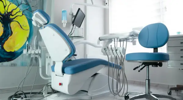 Dobry dentysta w Lublinie – jakie sygnały świadczą o jakości leczenia, a nie tylko o marketingu