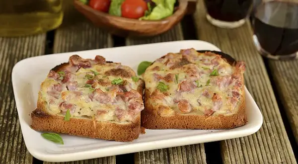 Recette simple de tartine grillée au four pour un repas savoureux