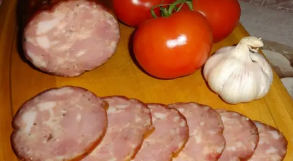 Kiełbasa drobiowa parzona gruba – przepisy i tajniki idealnego smaku