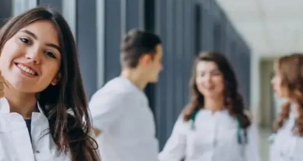Ile kosztuje operacja korekty wzroku? Zobacz, co wpływa na ceny