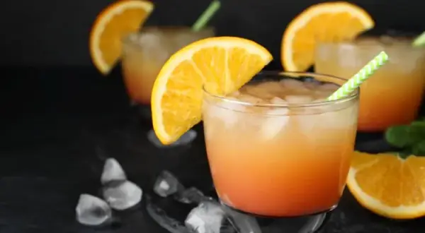 Jak przygotować pyszny drink z grenadiną i sokiem pomarańczowym
