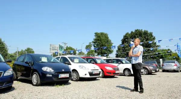 Jakie auto do 15 tys benzyna - najlepsze wybory, które nie zawiodą