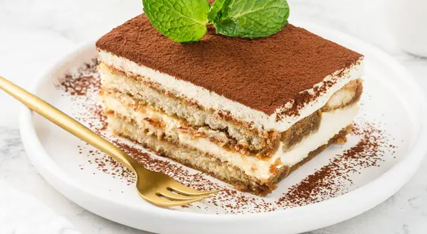 Sprawdzony przepis na ciasto tiramisu, który zachwyci Twoich gości
