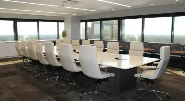Sala konferencyjna Lublin a potrzeby firm – jak dobrać przestrzeń do typu wydarzenia?