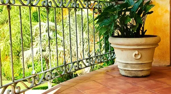 Jak zrobić balustradę na balkon - proste kroki i unikaj błędów