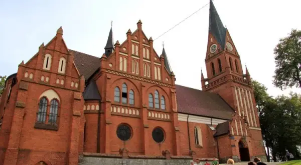 Sanktuarium Matki Bożej Gietrzwałdzkiej: historia, cuda i praktyczne wskazówki dla pielgrzymów
