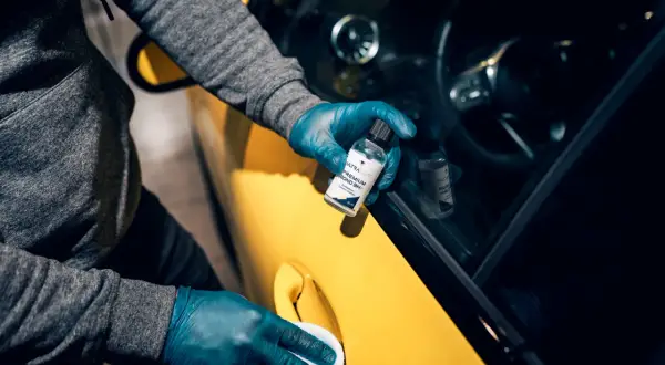 Ile ceramiki na auto – poznaj koszty i ukryte wydatki przed decyzją