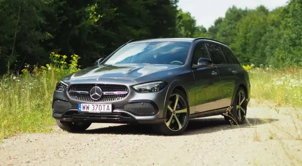 Ile pali Mercedes C klasa 2.0 benzyna? Zaskakujące dane o spalaniu