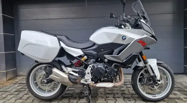 BMW F 900 XR - opinie, specyfikacje i ceny motocykla, który zaskakuje
