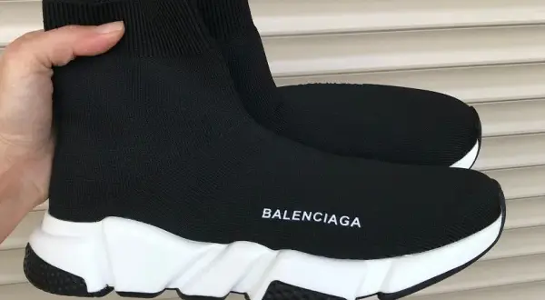 Ile kosztują buty Balenciaga? Sprawdź ceny i uniknij przepłacania!