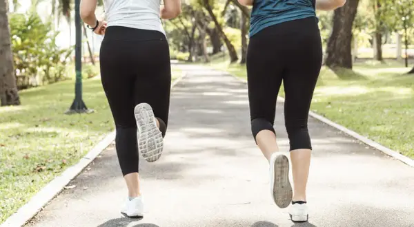 Las mejores zapatillas para correr mujer que transformarán tu entrenamiento