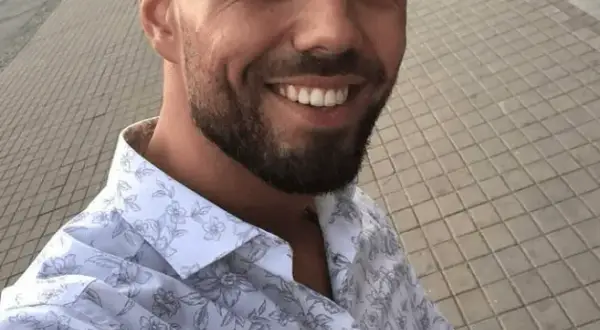 Kim jest Adrian z Love Island? Biografia, kontrowersje i ciekawostki o uczestniku