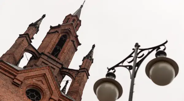 Gdzie leży Kaliniec z Nocy i Dni? Odkryj jego prawdziwe miejsce w Kaliszu