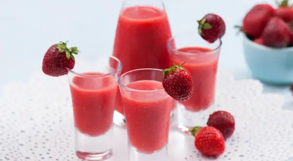 Jak przygotować pyszny drink truskawkowy w thermomixie krok po kroku