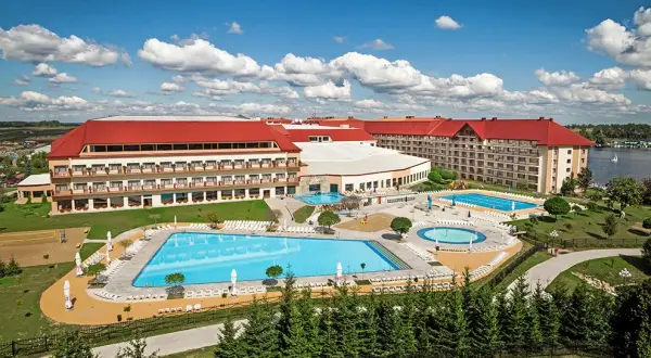 Ile gwiazdek ma hotel Gołębiewski? Odkryj różnice między lokalizacjami