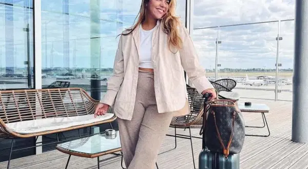 Najlepsze outfity na lotnisko: komfort i styl w podróży
