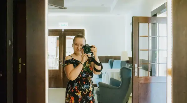 Jak zrobić selfie w lustrze: 7 kroków do idealnego zdjęcia