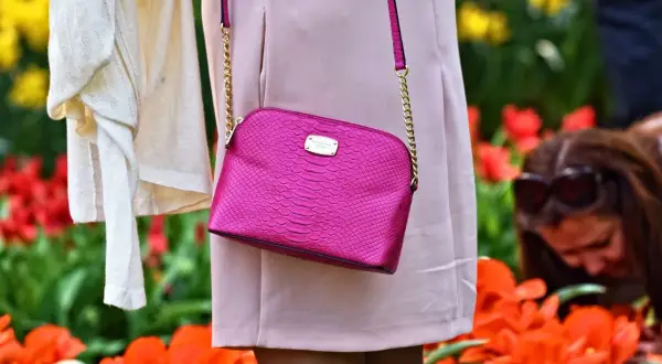 Modne torebki damskie: trendy, style i porady na ten sezon