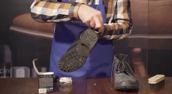 Jak wyczyścić skórzane buty z pasty? 5 skutecznych metod