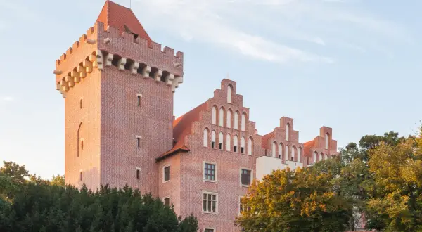 Zamek królewski w Poznaniu – fascynująca historia i architektura tej perły