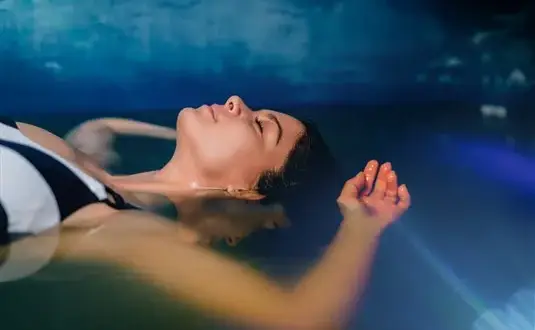 Jak spa float może zredukować stres i poprawić samopoczucie
