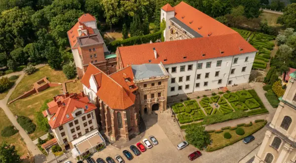 Zamek w Brzegu: Fascynująca Historia i Architektura Piastów Śląskich