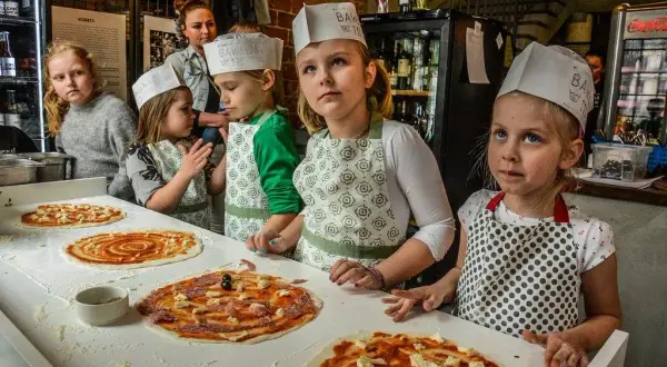 Warsztaty kulinarne dla dzieci i rodziców – dlaczego warto wspólnie gotować?
