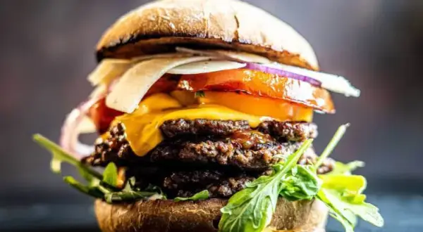 Co do burgera wołowego: najlepsze składniki i przepisy na smakowite burgery