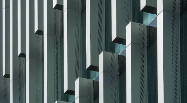 Producent profili aluminiowych a zrównoważony rozwój – czy aluminium może być ekologiczne?