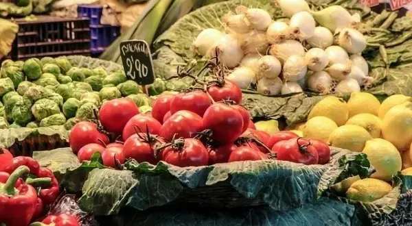 Ile można zarobić na warzywniaku? Zaskakujące fakty o dochodach