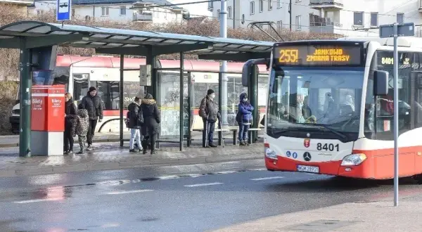 Ile naprawdę zarabia kierowca autobusu w Gdańsku? Sprawdź wynagrodzenia i perspektywy
