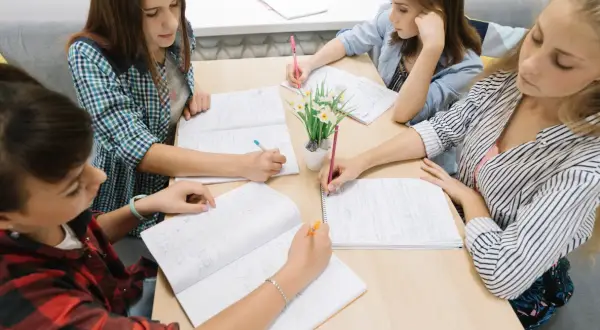 Rywalizacja w nauce: dlaczego formaty oparte na współzawodnictwie działają