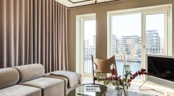 Jak oświetlić salon, aby stworzyć przytulną i elegancką przestrzeń