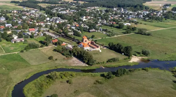 Muzeum Zbrojownia na Zamku w Liwie - historia, wystawy i praktyczne informacje