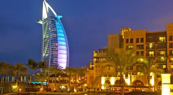 Ile kosztuje hotel w Dubaju? Sprawdź ceny i uniknij wysokich kosztów