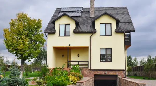 Ile kosztuje budowa domu piętrowego? Poznaj realne ceny i koszty