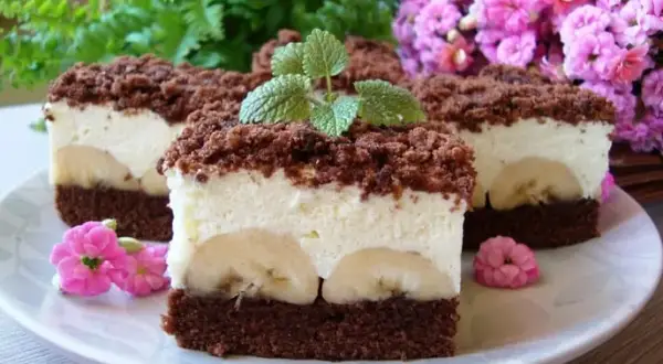 Przepis na ciasto kopiec kreta z bananami – łatwe i pyszne!