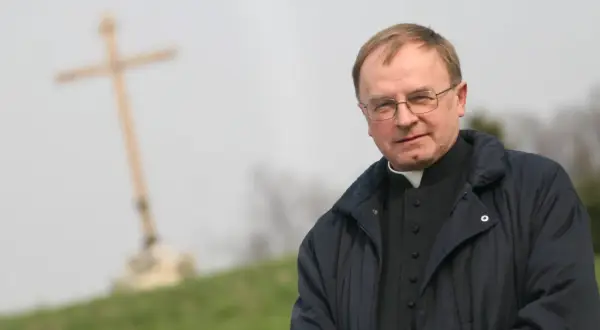 Ile ma lat ks. Jan Wodniak? Zaskakujące fakty o jego życiu i karierze