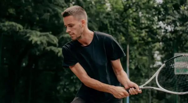 Na czym polega tenis? Poznaj zasady i tajniki tej fascynującej gry
