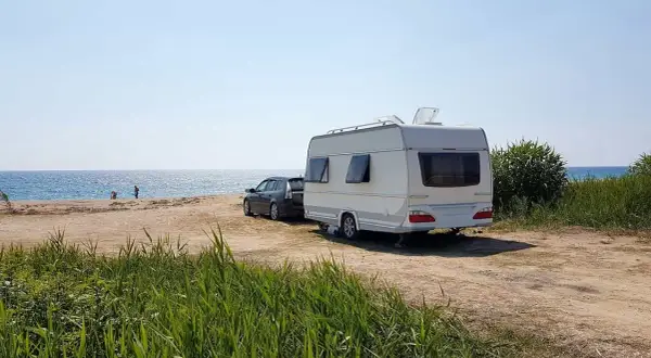 Ile kosztuje prawo jazdy na przyczepę? Sprawdź, co musisz wiedzieć