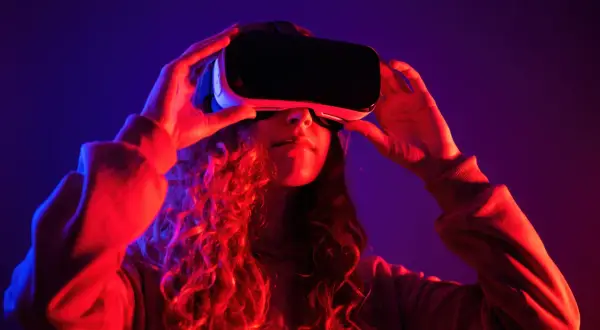 Czy technologia VR i Emotion AI definitywnie zakończą erę pokerowej twarzy?
