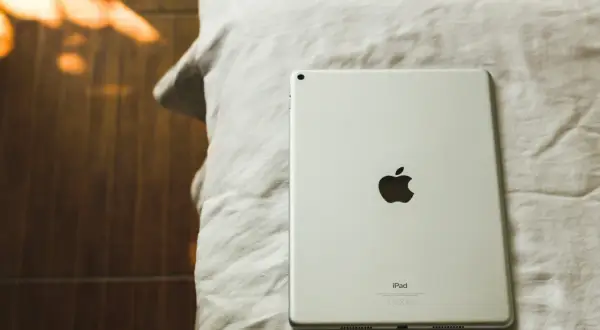 iPad Air jako lekki tablet Apple do nauki, pracy i codziennych zadań