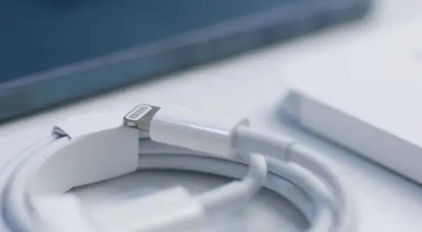 Jaki kabel do iPhone 11? Sprawdź, aby uniknąć problemów z ładowaniem