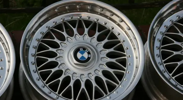 Jakie rozmiary felg do BMW E39? Sprawdź najlepsze opcje i wady