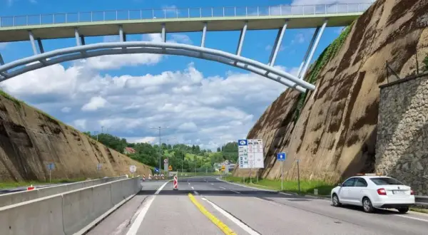 Ile maksymalnie można jechać na autostradzie? Sprawdź zasady i kary