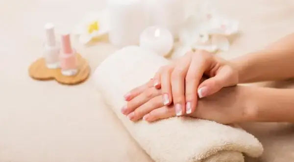 Czym jest manicure spa? Odkryj jego korzyści i przebieg zabiegu