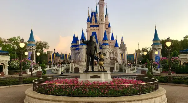 Gdzie powstał pierwszy Disneyland? Odkryj jego nieznane tajemnice