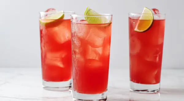 Madras drink - orzeźwiający przepis na klasyczny koktajl owocowy